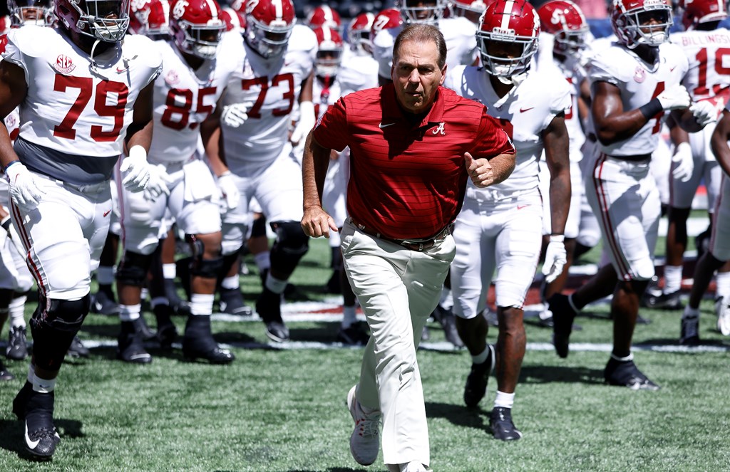 nick saban a la cabeza de su equipo en miami